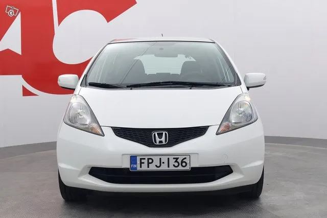 Honda Jazz 5D 1,4i Comfort i-Shift - / Lohkolämmitin / Vetokoukku / Ilmastointi / Image 8